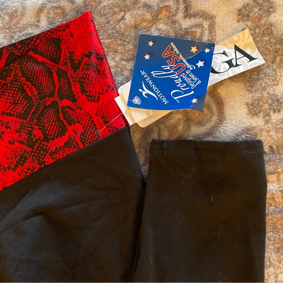 3/$15!! NWT Yoga Pants Snake Charmer - Picture 2 of 5